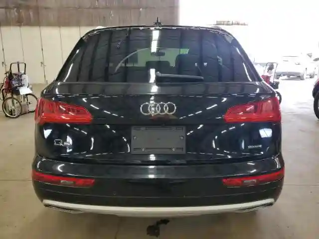 WA1BNAFYXK2059734 2019 AUDI Q5-5