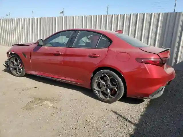 ZARFAEAV8J7581258 2018 ALFA ROMEO GIULIA-1