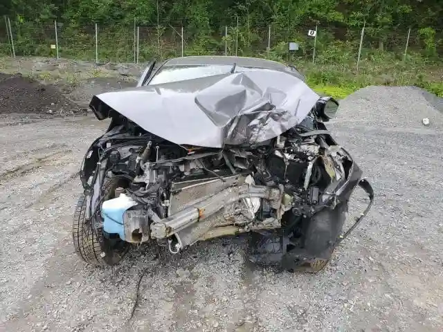 3CZRU6H58JM708567 2018 HONDA HR-V-4