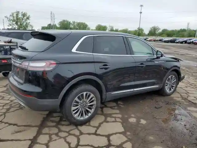 2LMPJ8J92MBL16818 2021 LINCOLN NAUTILUS-2
