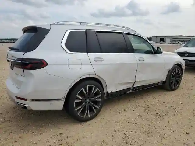 5UX23EM04R9S33099 2024 BMW X7-2