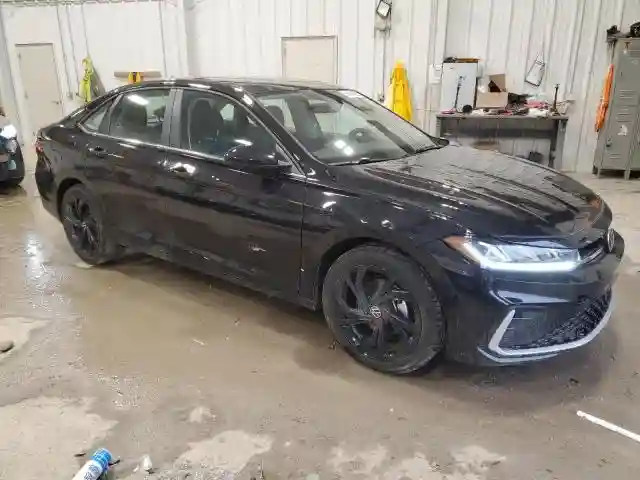 3VW7X7BU7SM052449 2025 VOLKSWAGEN JETTA-3