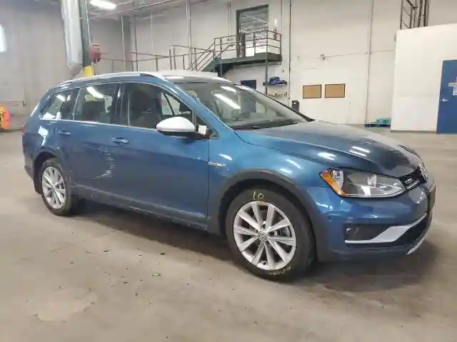 3VWH17AU4HM528334 2017 VOLKSWAGEN GOLF-3