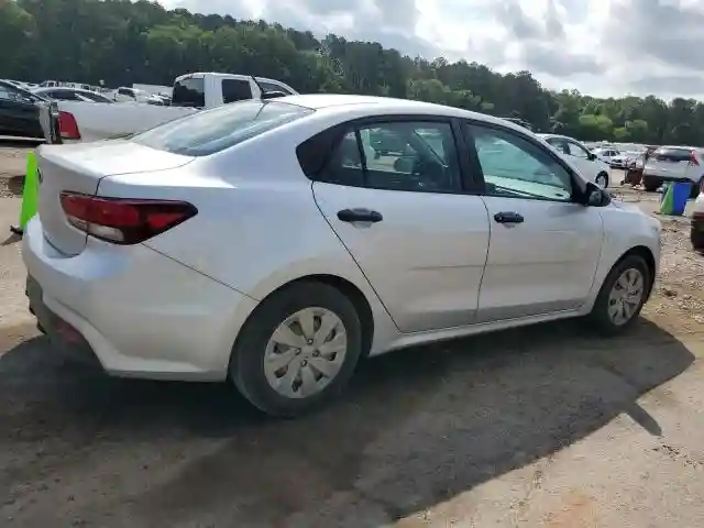 3KPA24AB1JE065857 2018 KIA RIO-2