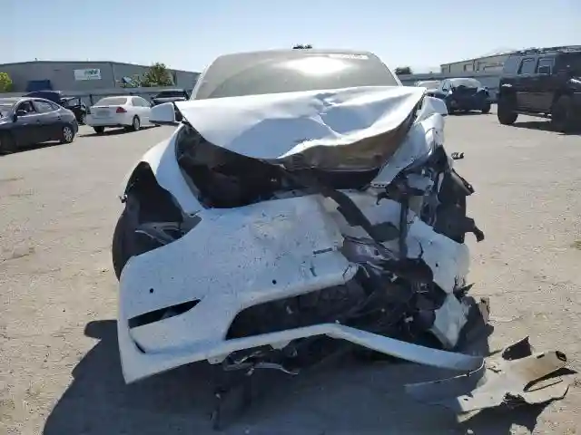 7SAYGDEF9NF392197 2022 TESLA MODEL Y-4