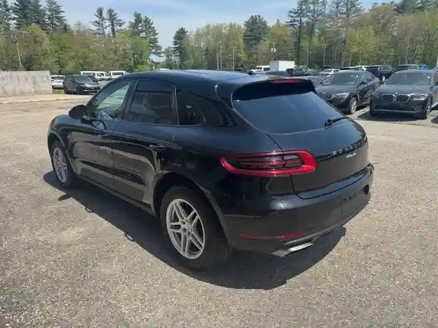 WP1AA2A58HLB80795 2017 PORSCHE MACAN-2