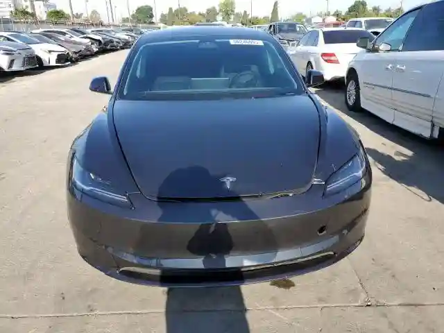 5YJ3E1EA2SF876935 2025 TESLA MODEL 3-4