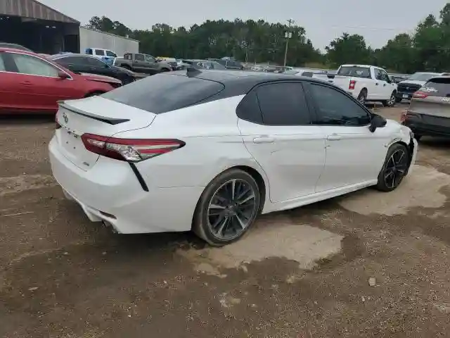4T1BZ1HK5JU021202 2018 TOYOTA CAMRY-2