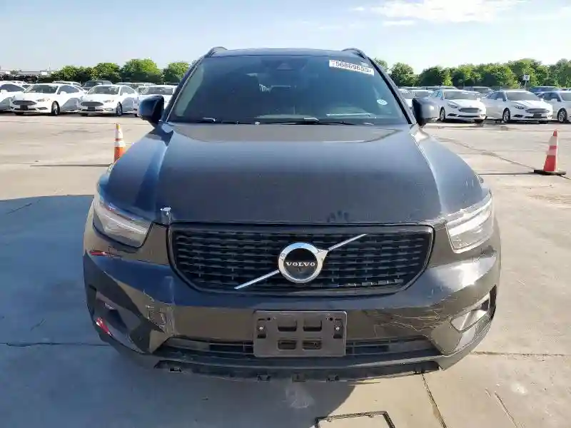 YV4162UMXM2455151 2021 VOLVO XC40-4