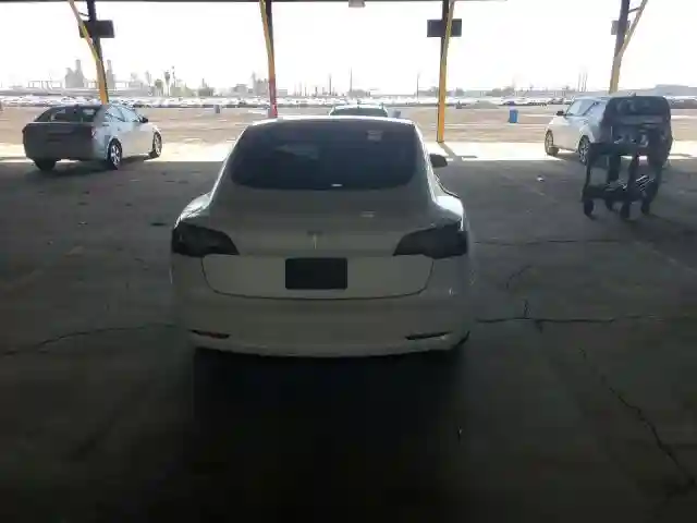 5YJ3E1EAXKF509572 2019 TESLA MODEL 3-5