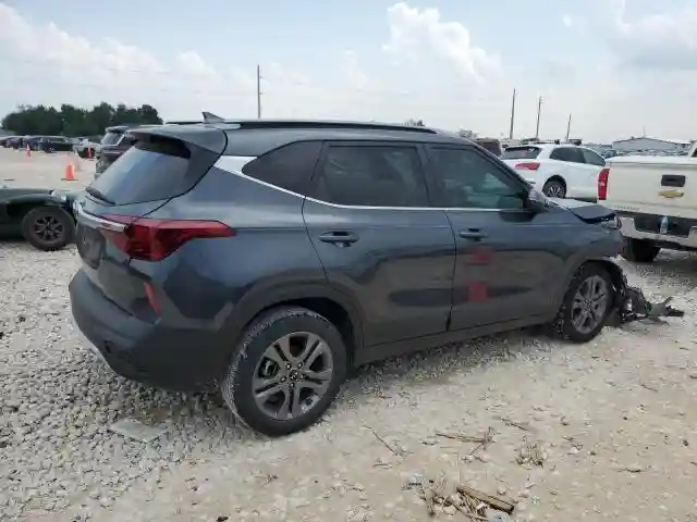 KNDEU2AA4M7129983 2021 KIA SELTOS-2