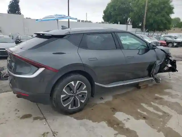KNDC34LB2P5158488 2023 KIA EV6 LIGHT-2