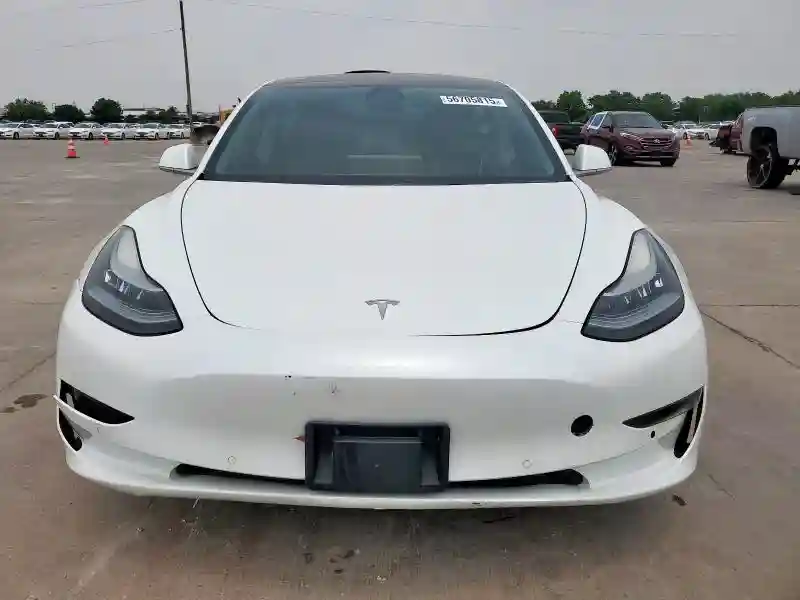 5YJ3E1EA6JF032654 2018 TESLA MODEL 3-4