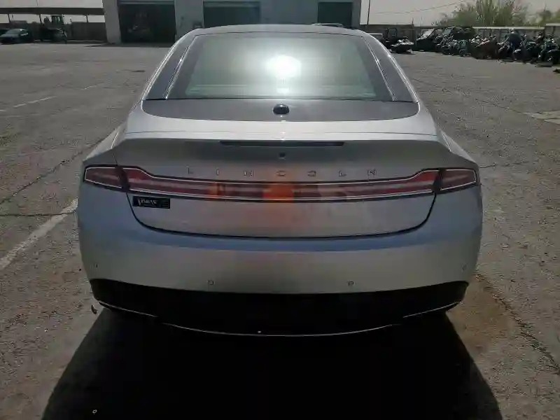 3LN6L5FC7JR607221 2018 LINCOLN MKZ-5