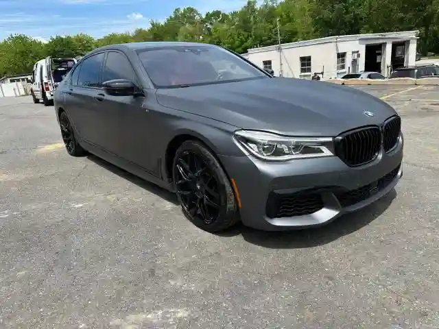 WBA7H6C54JG614931 2018 BMW M7-3