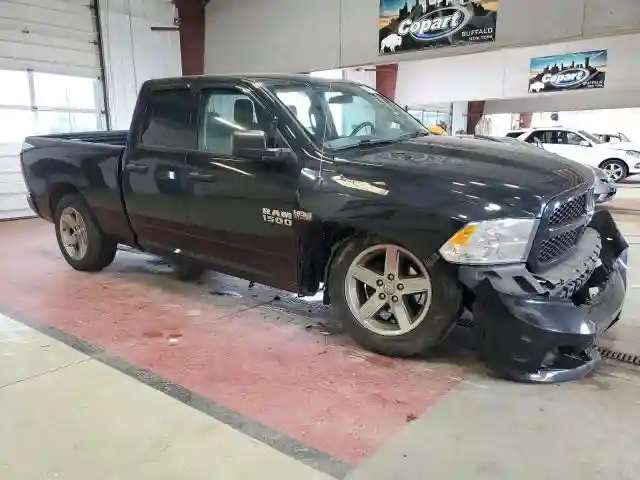 1C6RR7FT9JS208821 2018 RAM 1500-3