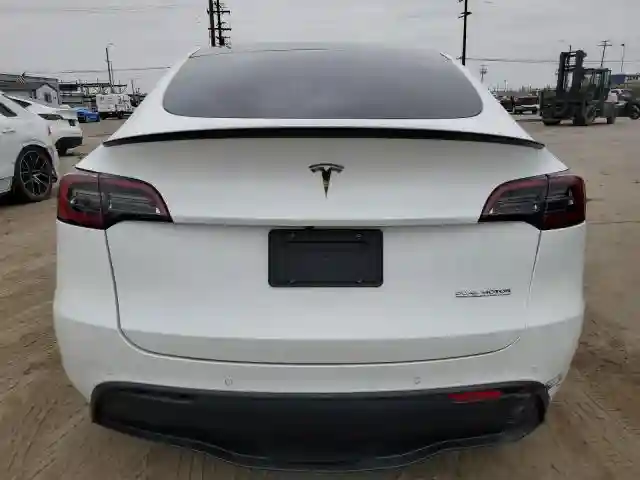 7SAYGDEF1NF410241 2022 TESLA MODEL Y-5