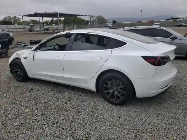 5YJ3E1EA8JF044465 2018 TESLA MODEL 3-1