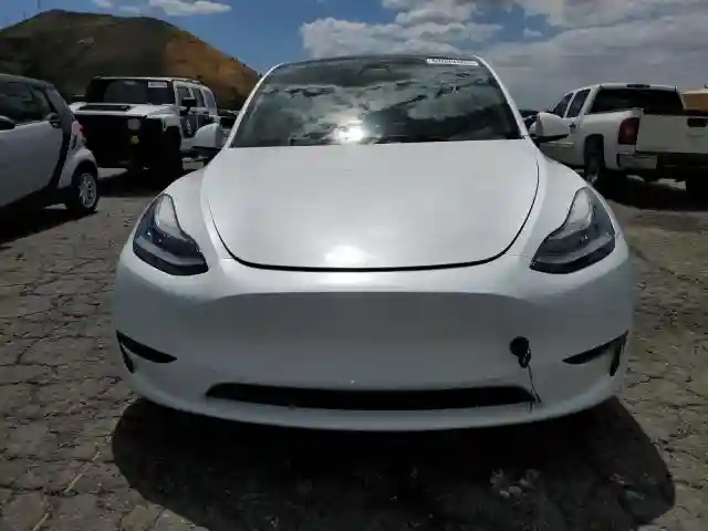 7SAYGDEE1PA110934 2023 TESLA MODEL Y-4