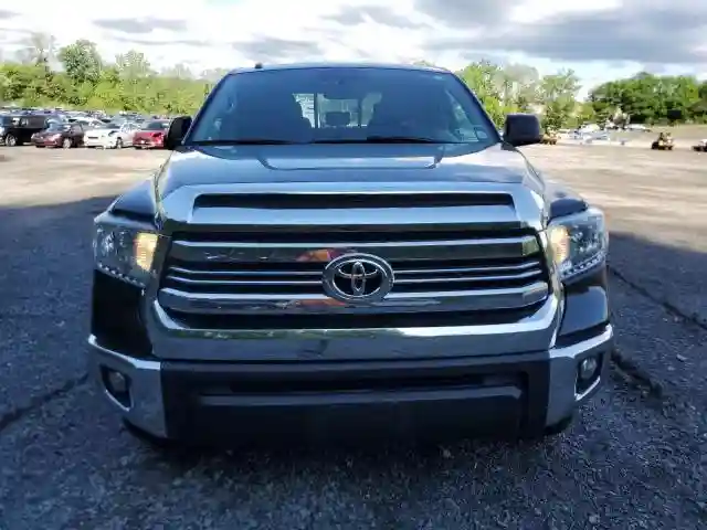 5TFUY5F1XHX665577 2017 TOYOTA TUNDRA-4
