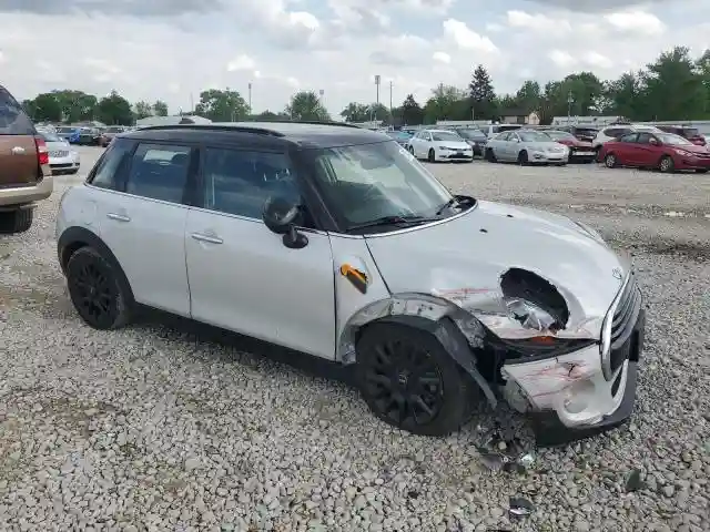 WMWXU1C52J2F81037 2018 MINI COOPER-3