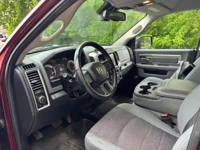 1C6RR7TT6JS186572 2018 RAM 1500-4