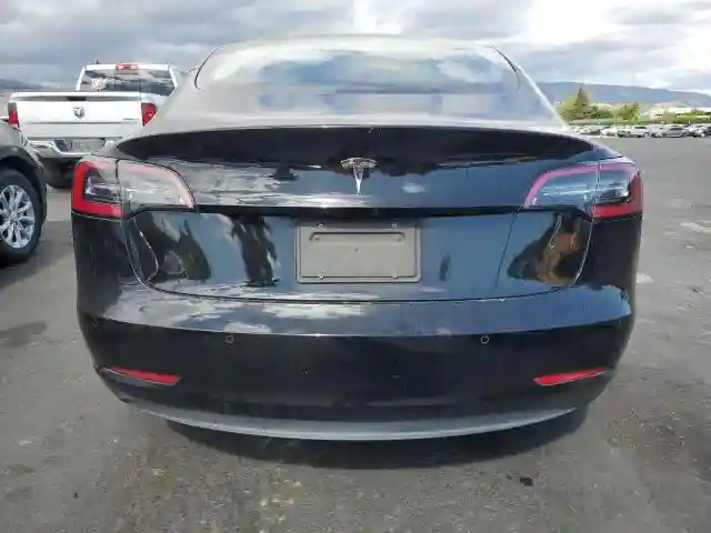 5YJ3E1EA3NF138582 2022 TESLA MODEL 3-5