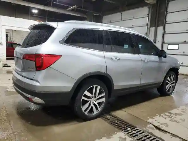 5FNYF6H97JB070668 2018 HONDA PILOT-2