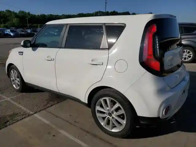 KNDJP3A55J7544658 2018 KIA SOUL-1