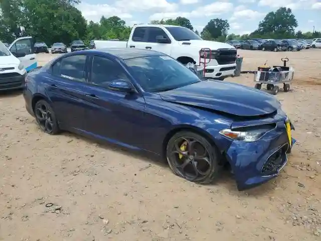 ZARFAEEN7J7572769 2018 ALFA ROMEO GIULIA-3