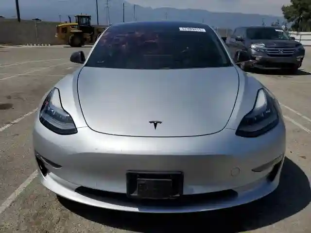 5YJ3E1EA3JF039481 2018 TESLA MODEL 3-4