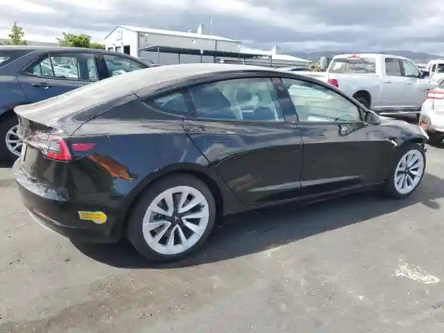5YJ3E1EA3NF138582 2022 TESLA MODEL 3-2