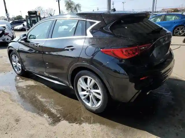 SJKCH5CP1HA033992 2017 INFINITI QX30-1