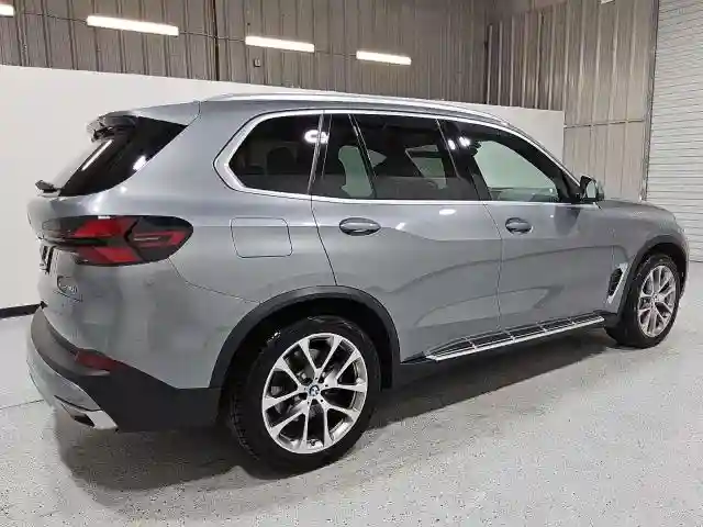 5UX23EU02R9T96060 2024 BMW X5-2