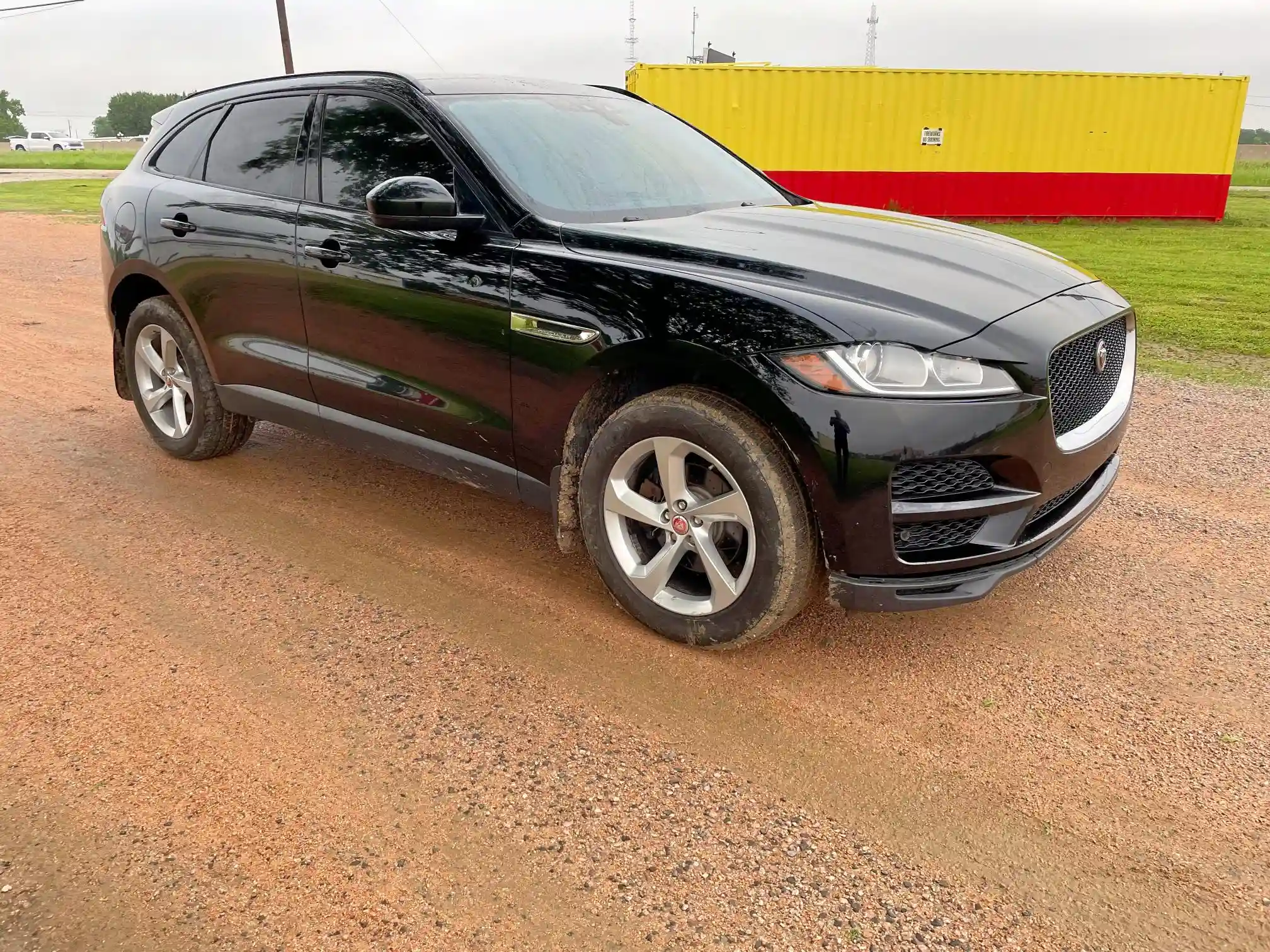 SADCJ2BN9HA096252 2017 JAGUAR F-PACE-0