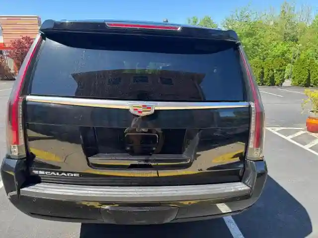 1GYS4HKJ8HR274470 2017 CADILLAC ESCALADE-4