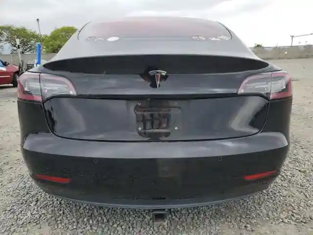 5YJ3E1EA8JF023583 2018 TESLA MODEL 3-5