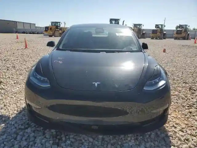 5YJ3E1EA7KF331054 2019 TESLA MODEL 3-4