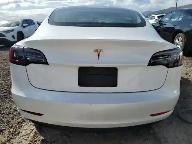 5YJ3E1EA8PF395109 2023 TESLA MODEL 3-5