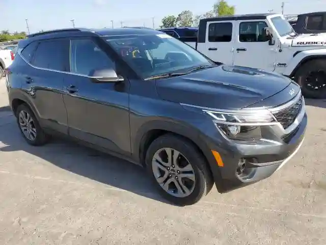 KNDEU2AA1P7394185 2023 KIA SELTOS-3