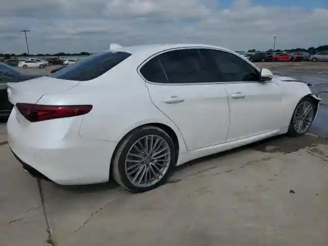 ZARFAECN1H7551994 2017 ALFA ROMEO GIULIA-2