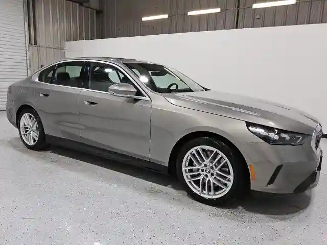 WBA43FJ07RCS37832 2024 BMW 5 SERIES-3