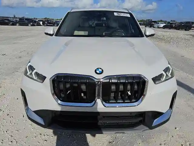 WBX73EF02P5X84109 2023 BMW X1-4