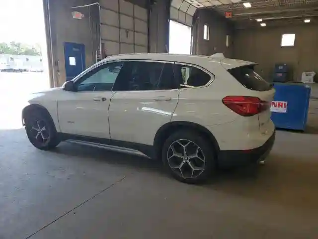 WBXHT3C36H5F75824 2017 BMW X1-1