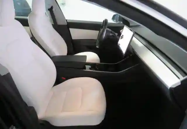 5YJ3E1EA6KF301575 2019 TESLA MODEL 3-4