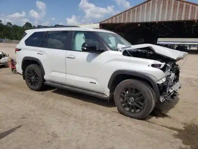 7SVAAAAA2RX003748 2024 TOYOTA SEQUOIA-3
