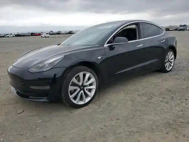 5YJ3E1EA8JF023583 2018 TESLA MODEL 3-0