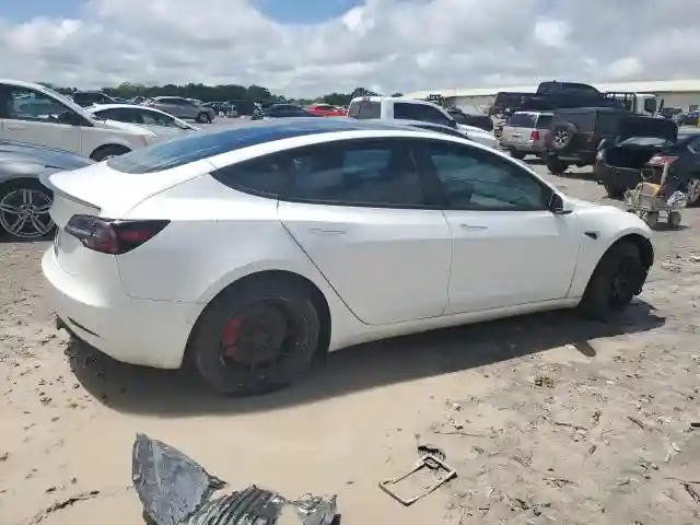 5YJ3E1EB7JF106429 2018 TESLA MODEL 3-2