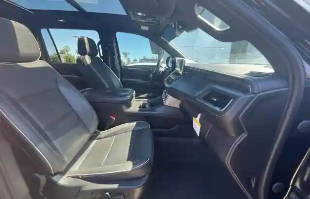 1GKS2GKT9MR448777 2021 GMC YUKON-4