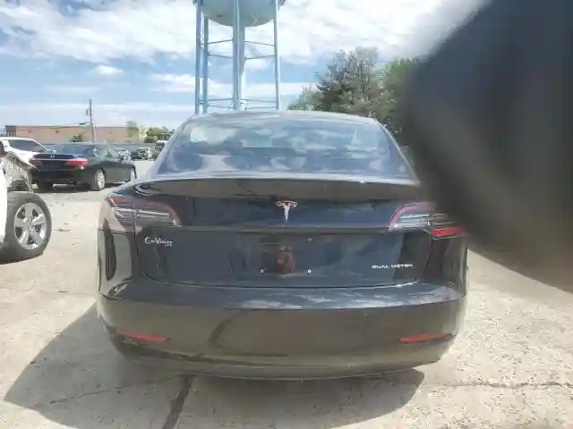 5YJ3E1EB1JF067370 2018 TESLA MODEL 3-5